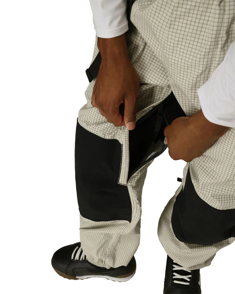 686 Men's Ghost 2.5L Pant Limestone Grid 2026 - Image 4