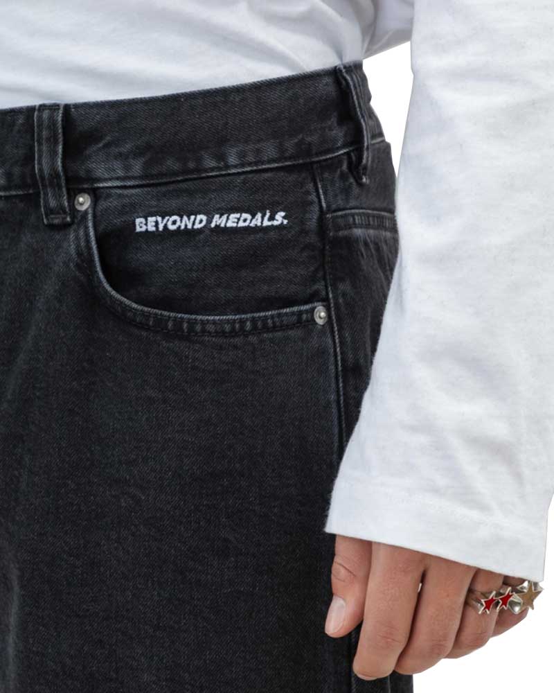 Beyond Medals Loose Jeans Black - Image 4