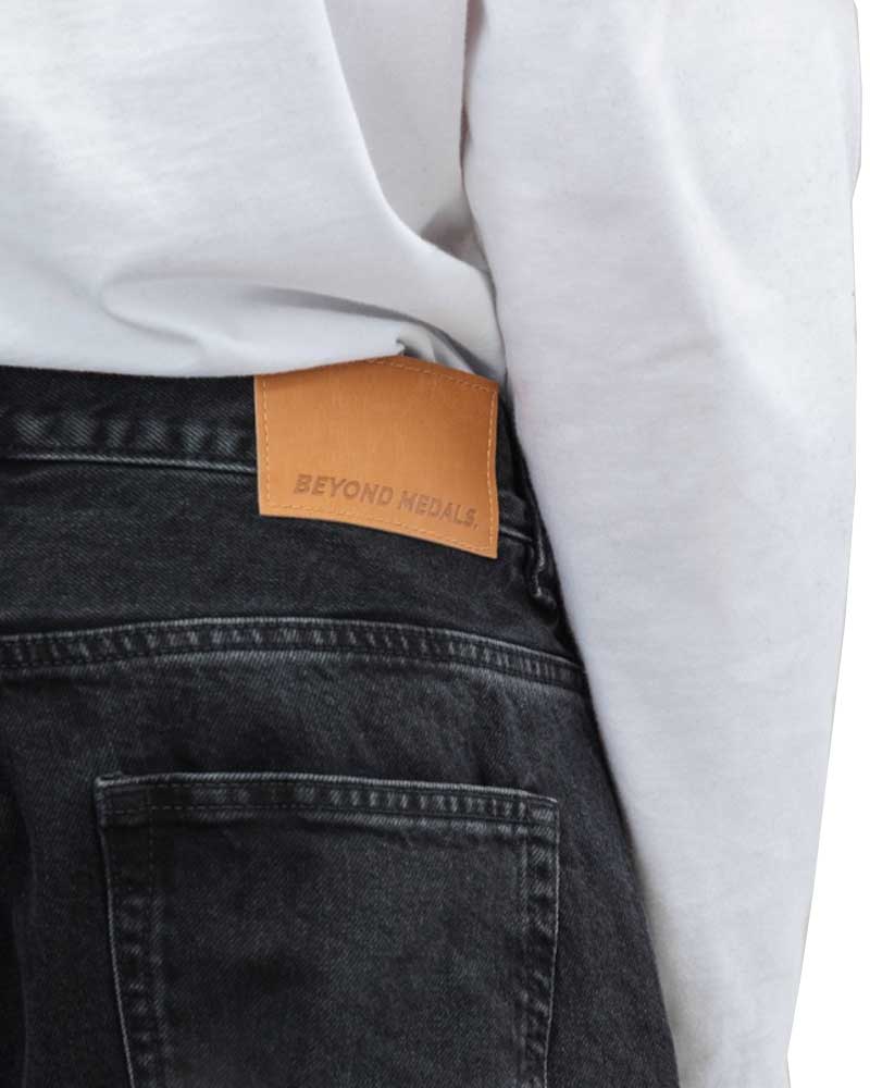 Beyond Medals Loose Jeans Black - Image 5