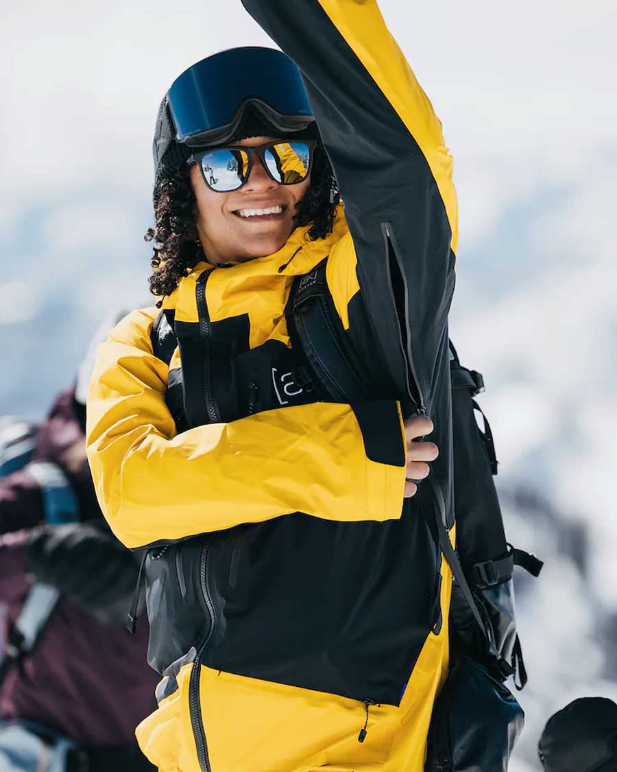 Burton Women's [ak] Tuvak Gore 3L Jacket Gldnrd/Black 2025 - Image 2