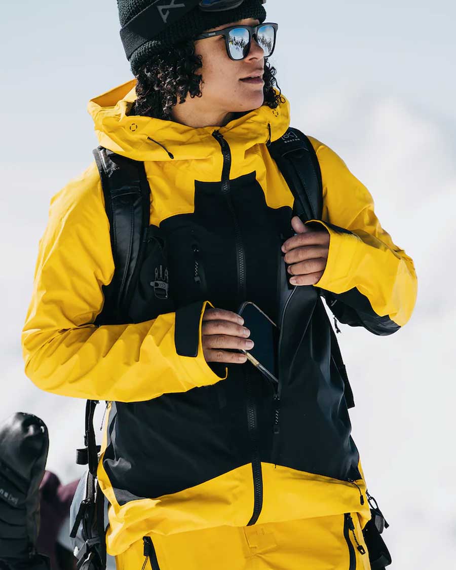 Burton Women's [ak] Tuvak Gore 3L Jacket Gldnrd/Black 2025 - Image 4
