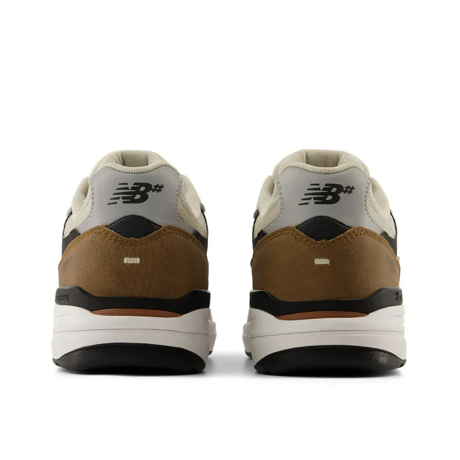 New Balance 933 Reynolds Shoe Sea Salt/Brown - Image 5