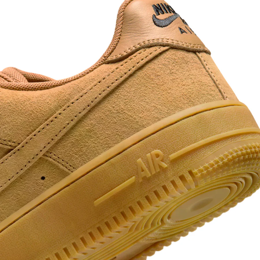 Nike SB Air Force 1 Shoe Flax/Flax-Black-Gum Light Brown - Image 7