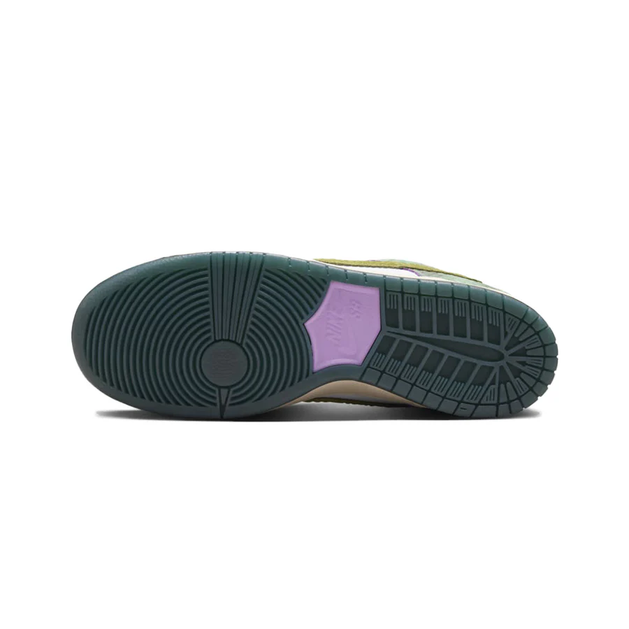 Nike SB Dunk Low Pro - Oil Green/Desert Moss-White - Image 6