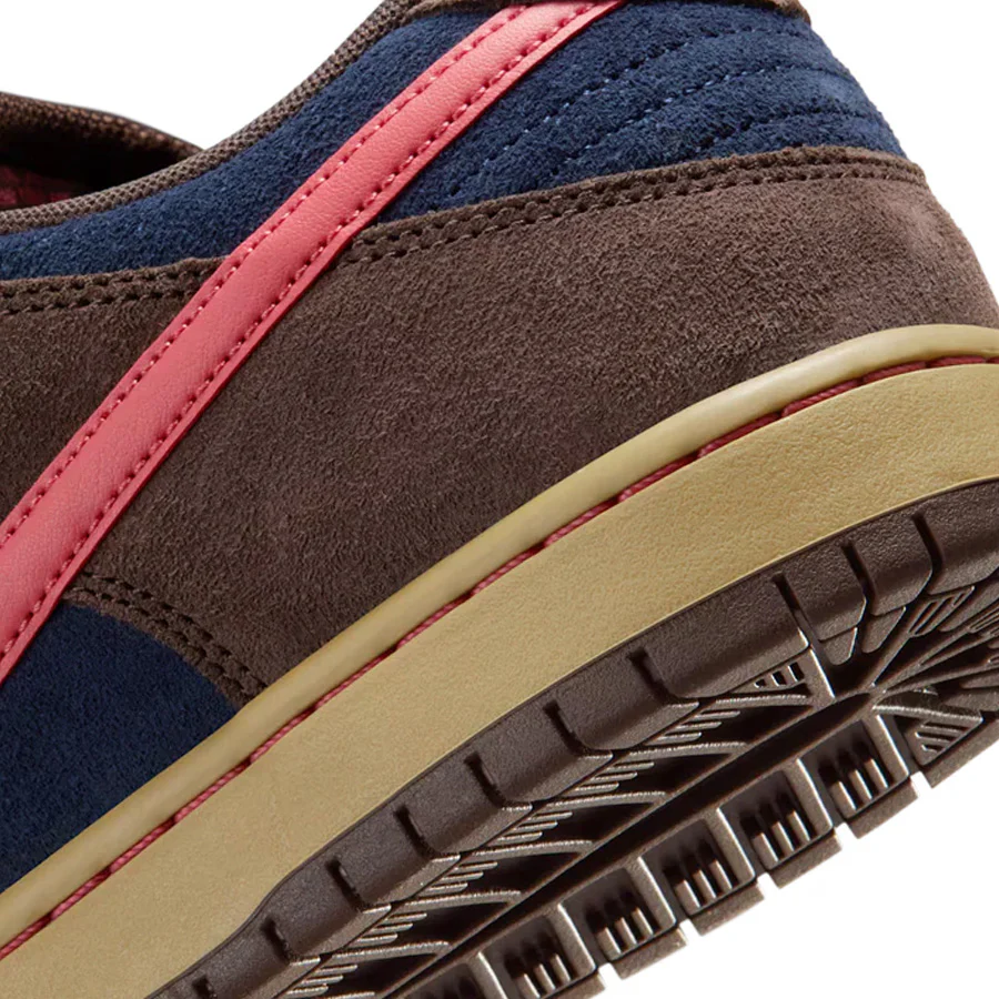 Nike SB Dunk Low Pro Shoe Baroque Brown/Adobe-Midnight Navy - Image 8