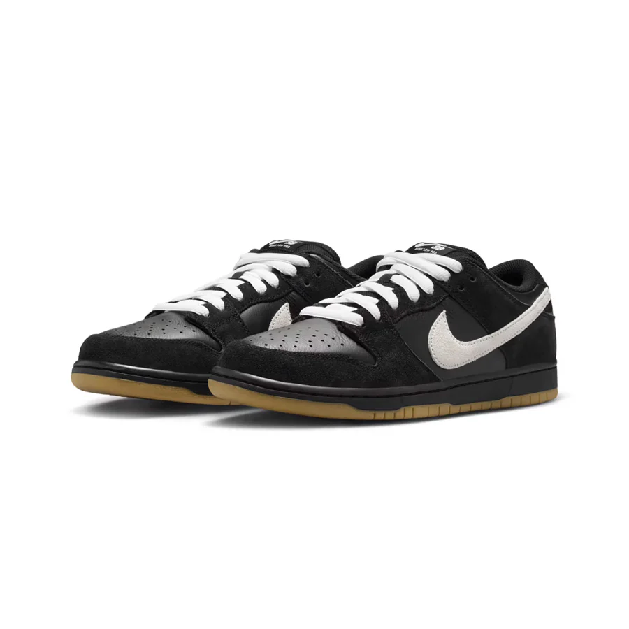 Nike SB Dunk Low Pro Shoe Black/White-Black-Gum Light Brown - Image 3