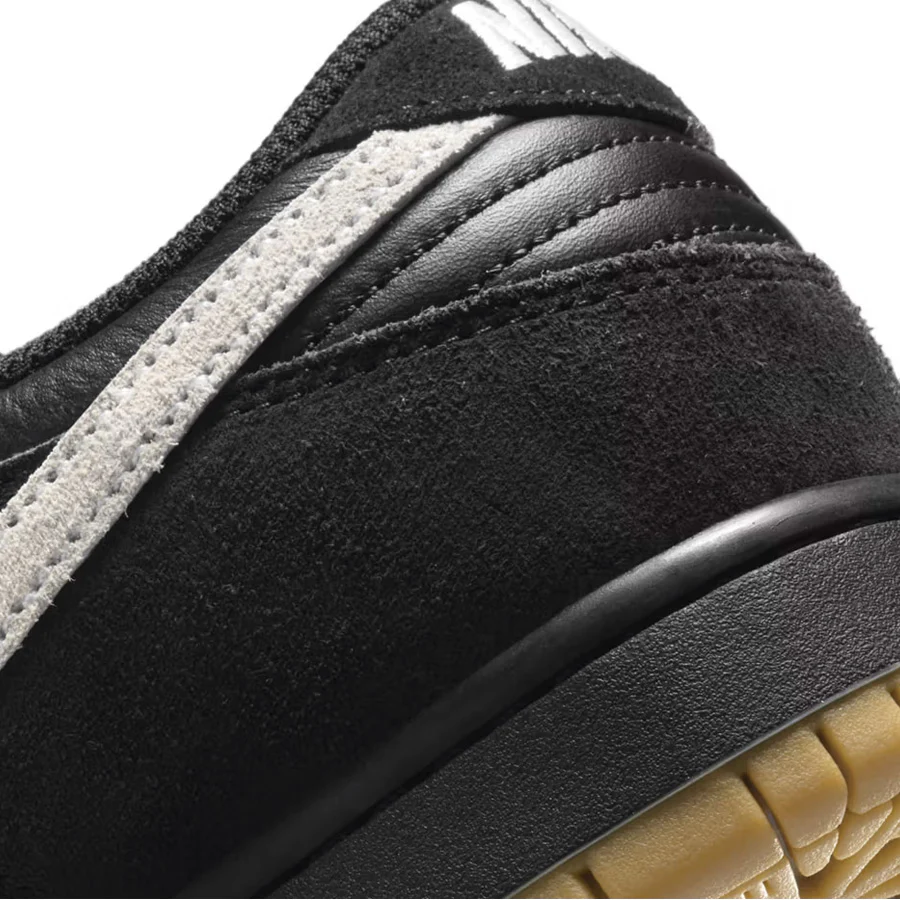 Nike SB Dunk Low Pro Shoe Black/White-Black-Gum Light Brown - Image 8