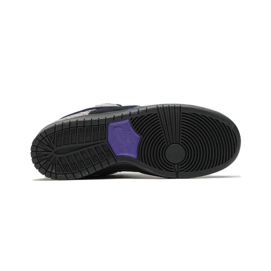 Nike SB Dunk Low Pro Shoe String / Black- Bright Spruce- Fierce Purple - Image 5