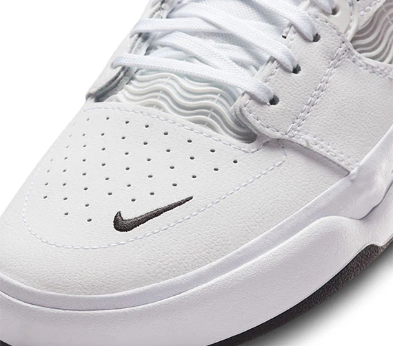 Nike SB Ishod Wair Premium - White/Black-White-Black - Image 4
