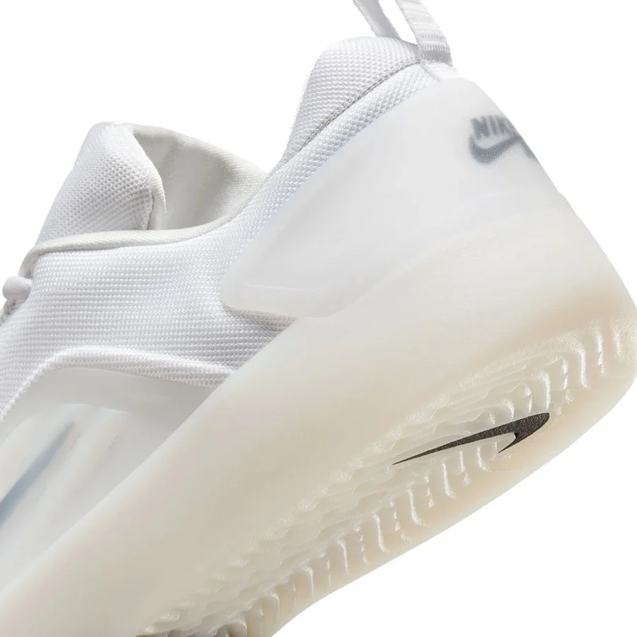 Nike SB Zoom Nyjah 4 White/Black White Black - Image 8