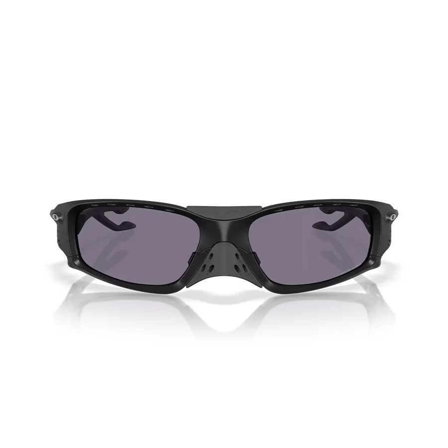 Oakley Plantaris Sq Sunglasses Matte Black/Prizm Grey - Image 3