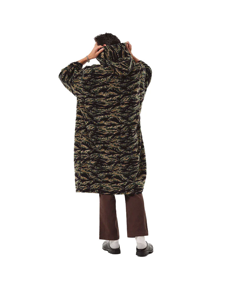 Slowtide Major Chilling Fleece Poncho Tiger Camo - Image 2