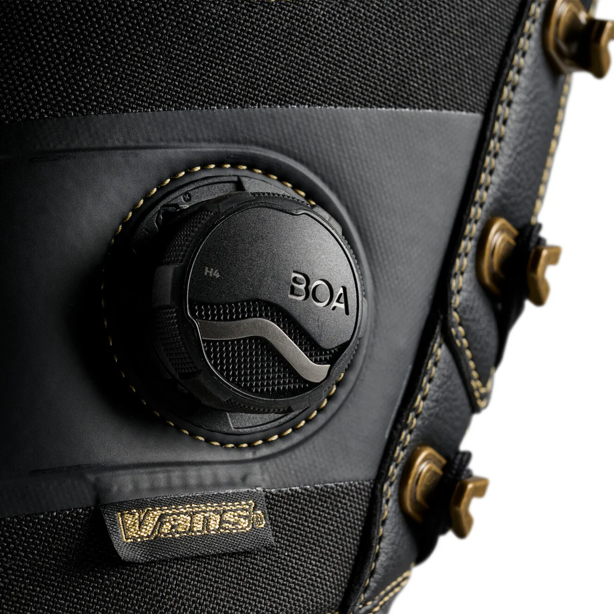 Vans Men's Invado Pro Boot Black/Gold 2026 - Image 4