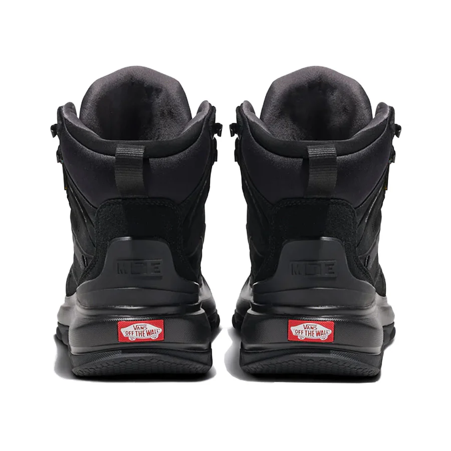 Vans U Mte™ Crestline Waterproof Insulated Shoe Blackout - Image 4